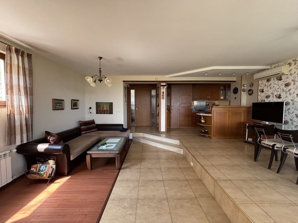 Freistehendes Haus mit Panoramablick auf das Meer und eigenem Garten in Sveti Vlas