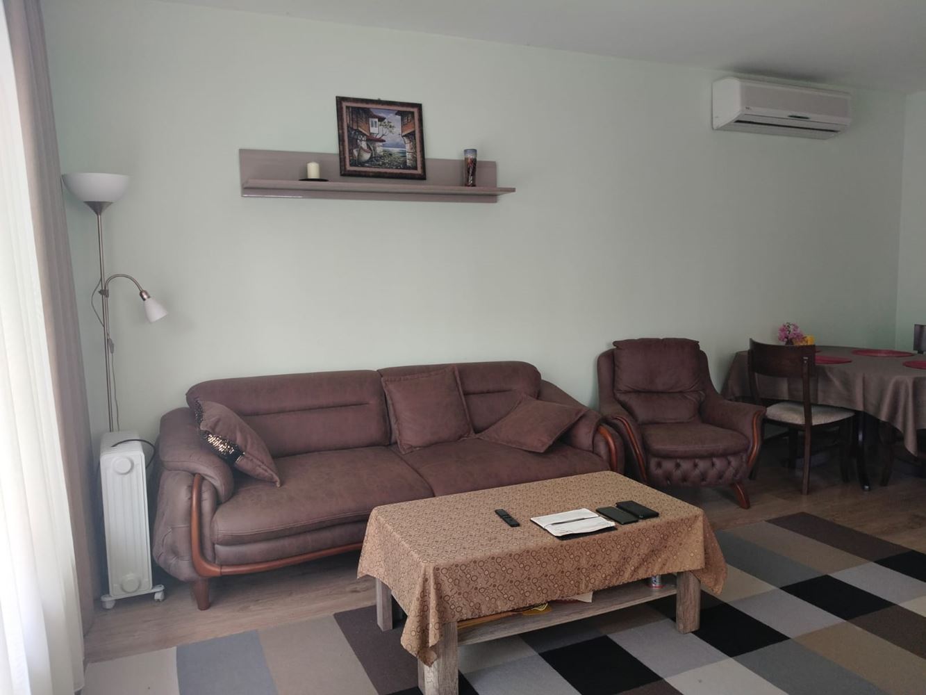 Geräumiges dreistöckiges Einfamilienhaus im Zentrum von Ravda – Komfort, Prestige und vollständige Unabhängigkeit