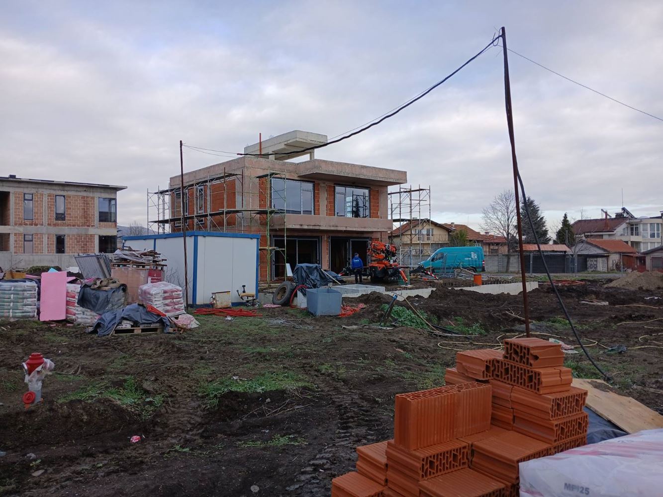Modernes Haus mit fünf Zimmern und 400 m² Grundstück, drei Schlafzimmern und ohne Instandhaltungsgebühr in Vetren, Burgas