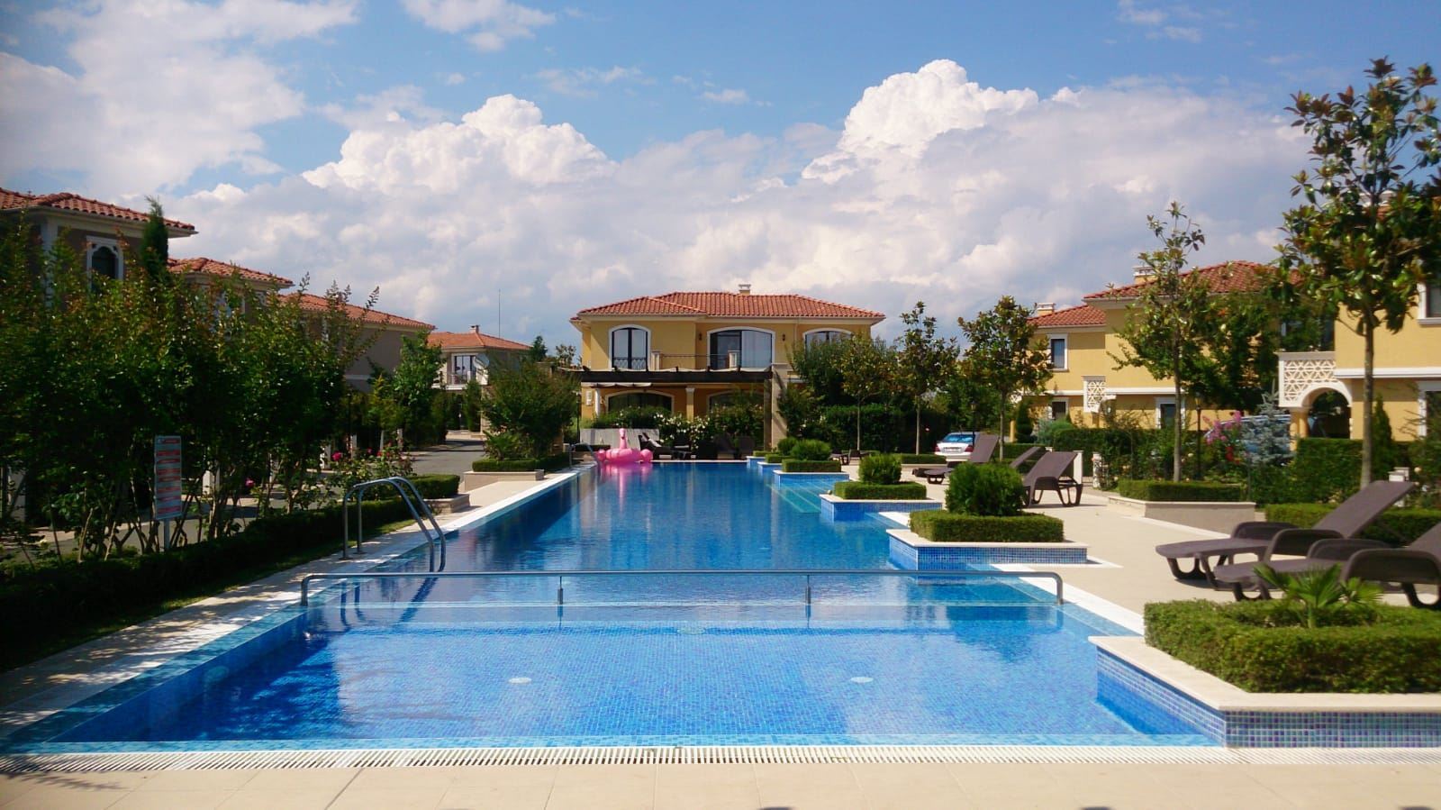 Luxuriöses zweistöckiges Haus in einer prestigeträchtigen Anlage in Pomorie