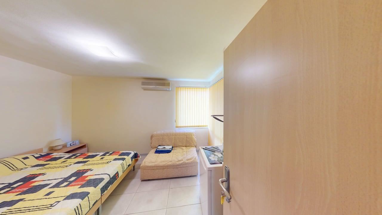 Panoramahaus auf vier Etagen mit 8 Schlafzimmern und Meerblick im Ferienort Sonnenstrand – ohne Wartungsgebühr