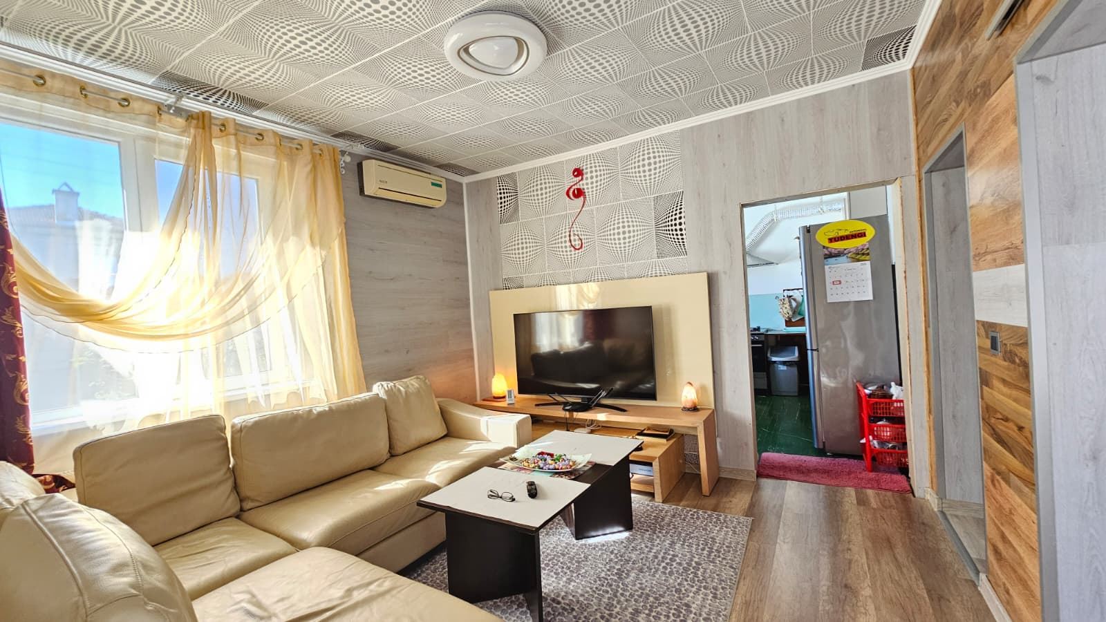 Ausgezeichnetes einstöckiges Haus mit Pool und großem Grundstück im Dorf Dyulevo