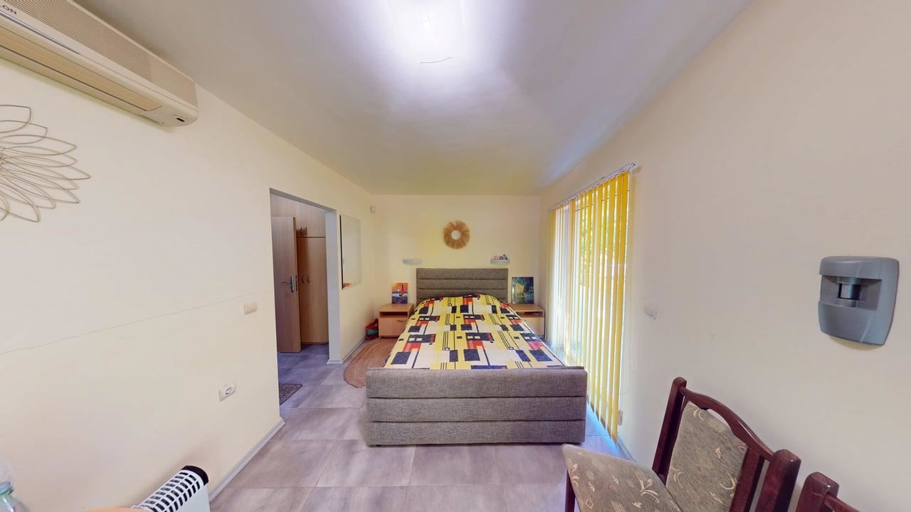 Panoramahaus auf vier Etagen mit 8 Schlafzimmern und Meerblick im Ferienort Sonnenstrand – ohne Wartungsgebühr