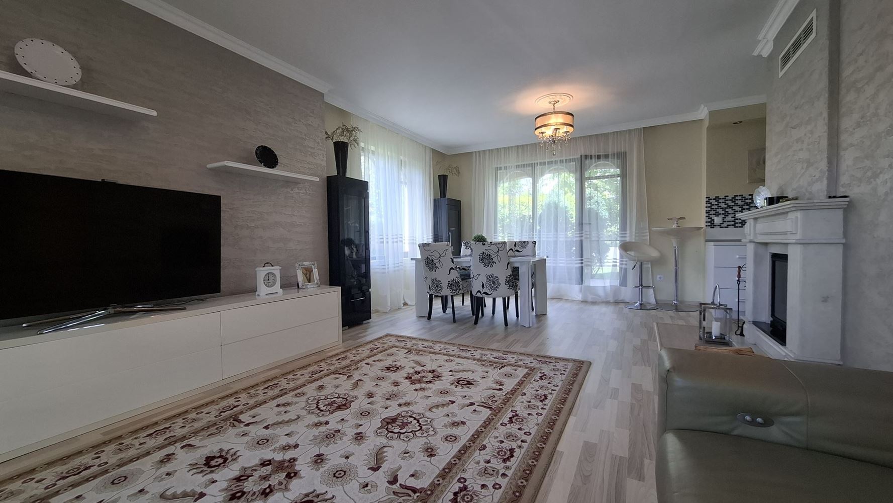 Luxuriöses zweistöckiges Haus in einer prestigeträchtigen Anlage in Pomorie