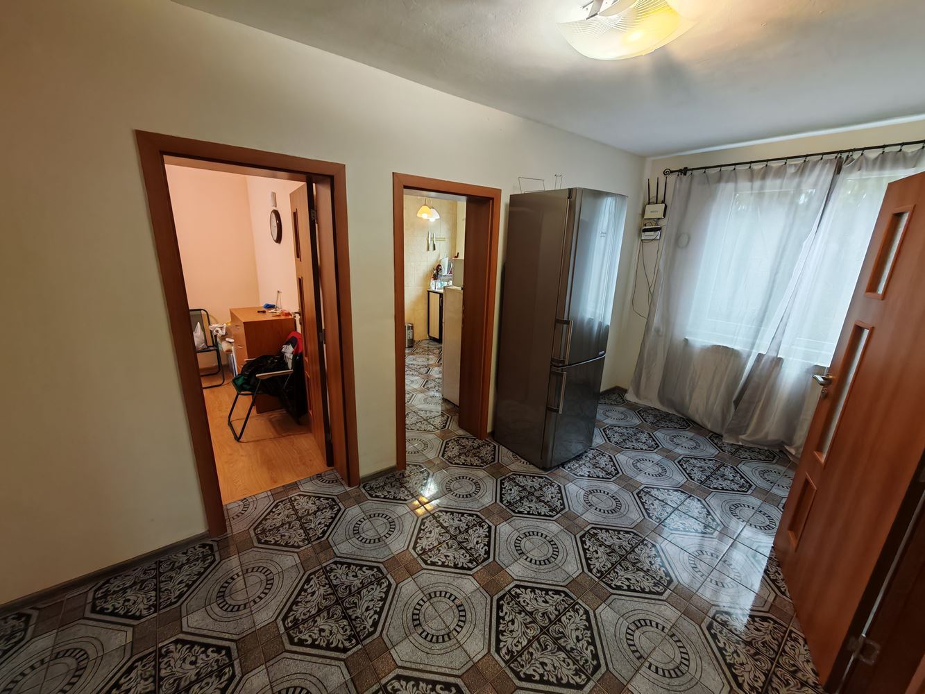 Freistehendes zweistöckiges Haus mit großem Garten und Weinberg im Dorf Poroy – Raum, Komfort und Ruhe