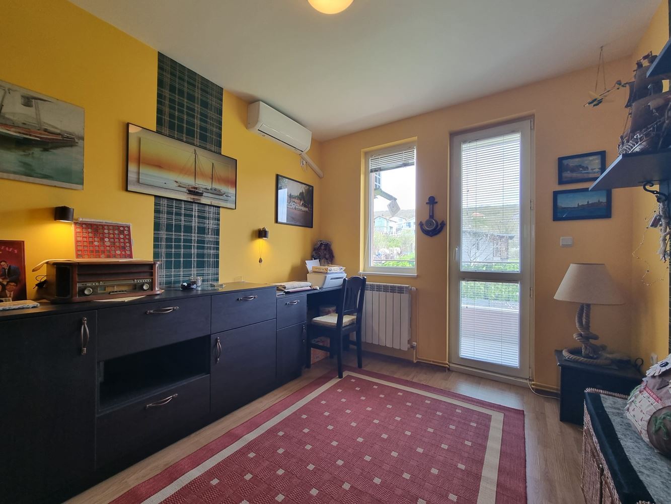 Wunderschönes zweistöckiges Haus mit Garten, Garage und moderner Heizung in Kosharitsa