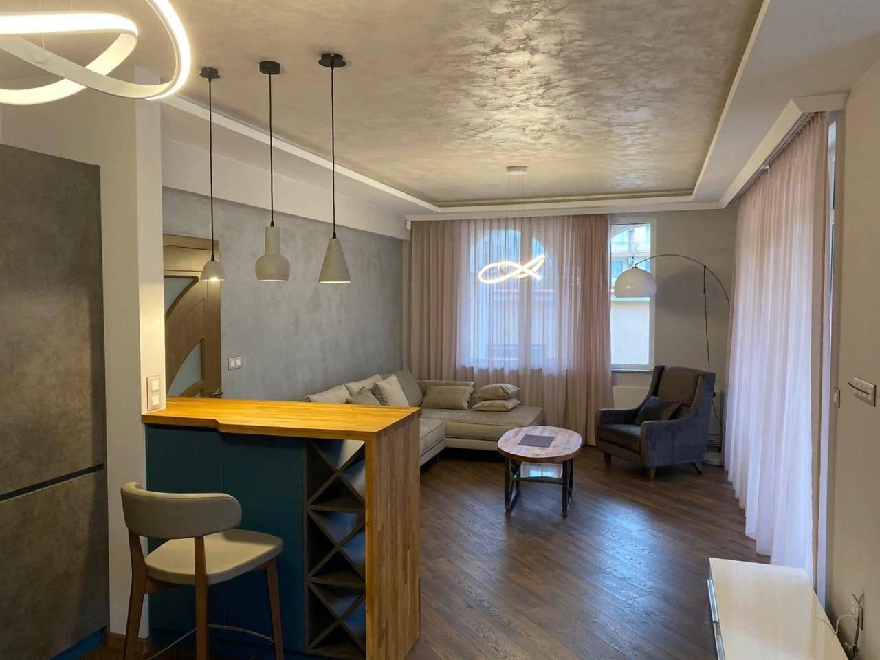 Modernes Haus im Zentrum von Ravda – luxuriöses bezugsfertiges Zuhause mit ausgezeichneter Lage und eigenem Grundstück
