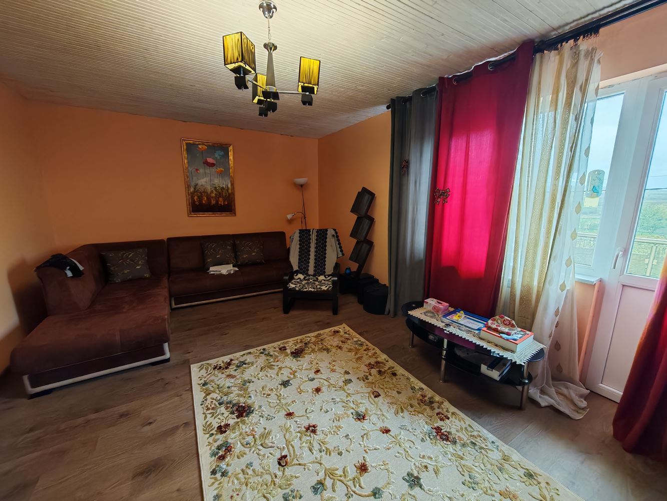 Freistehendes zweistöckiges Haus mit großem Garten und Weinberg im Dorf Poroy – Raum, Komfort und Ruhe