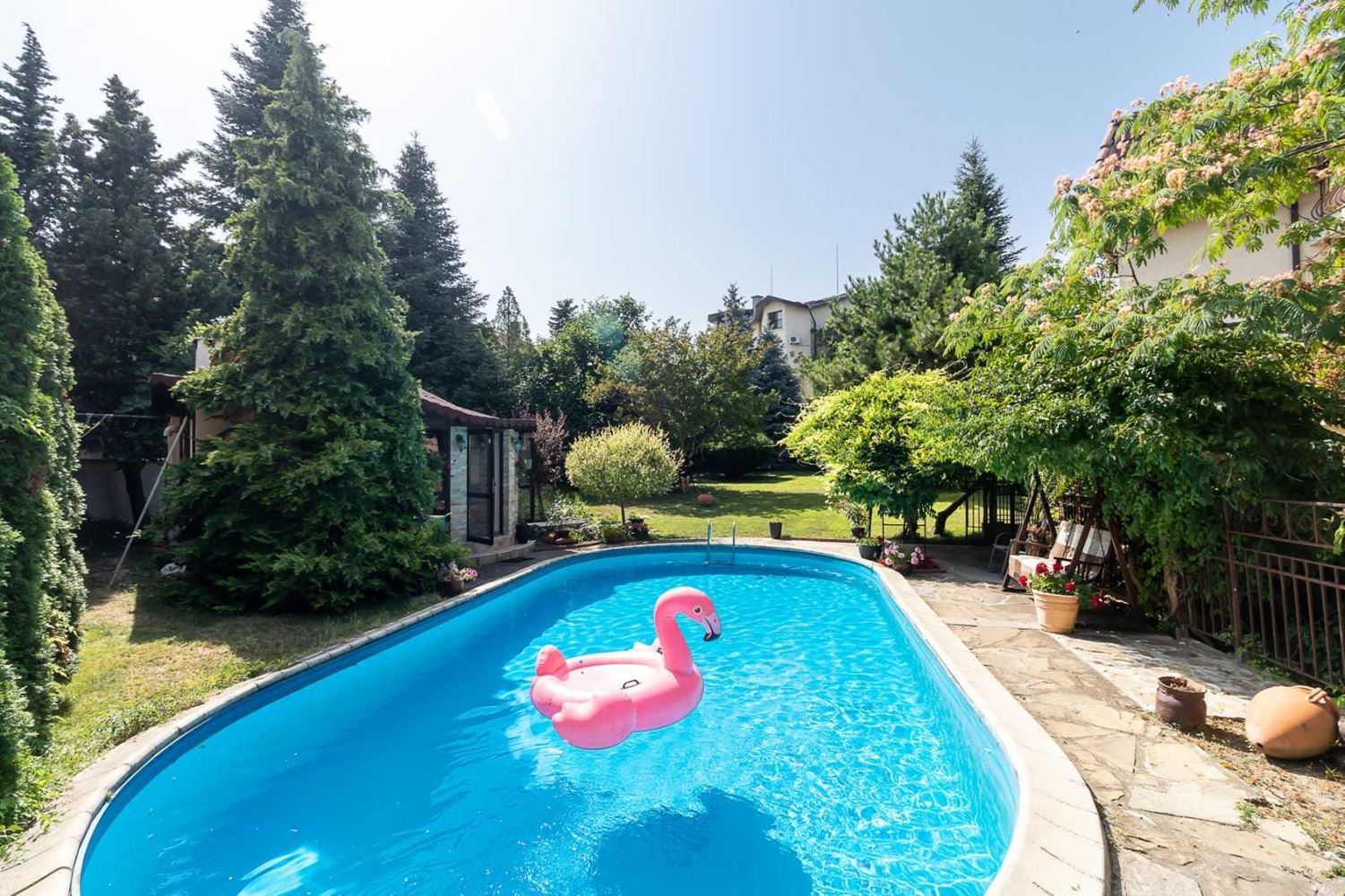Luxuriöses Haus mit Swimmingpool, großzügigem Garten und beeindruckender Ausstattung in Varna
