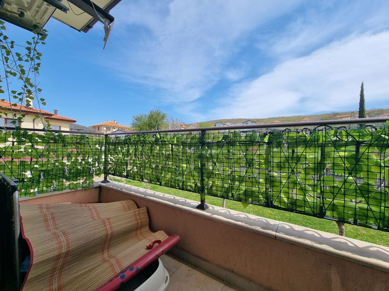 Wunderschönes zweistöckiges Haus mit Garten, Garage und moderner Heizung in Kosharitsa