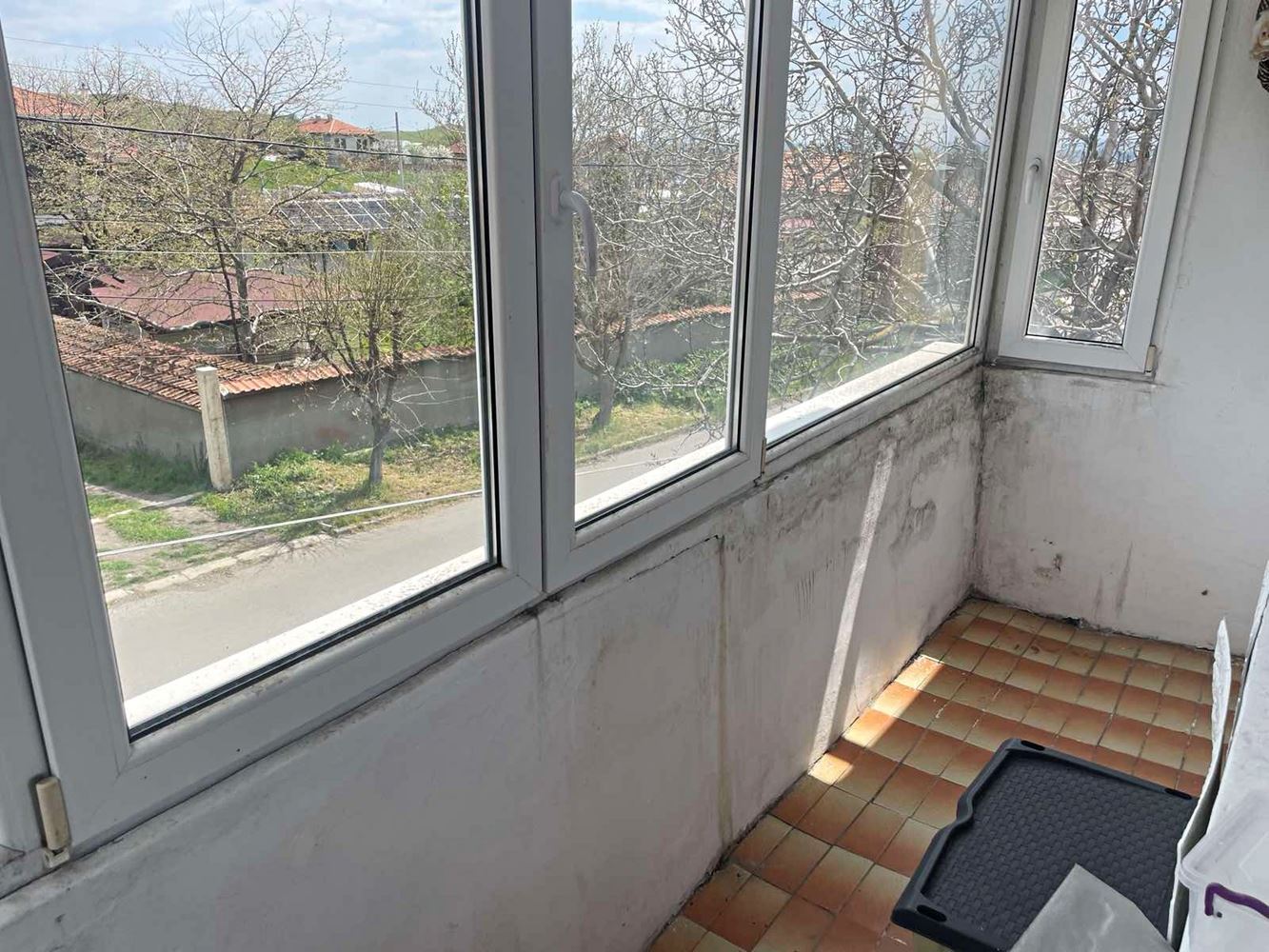 Eigenständiger Teil eines Hauses mit Hof in Burgas – Banevo, Großzügigkeit, Funktionalität und hervorragende Lage nahe den Mineralbädern