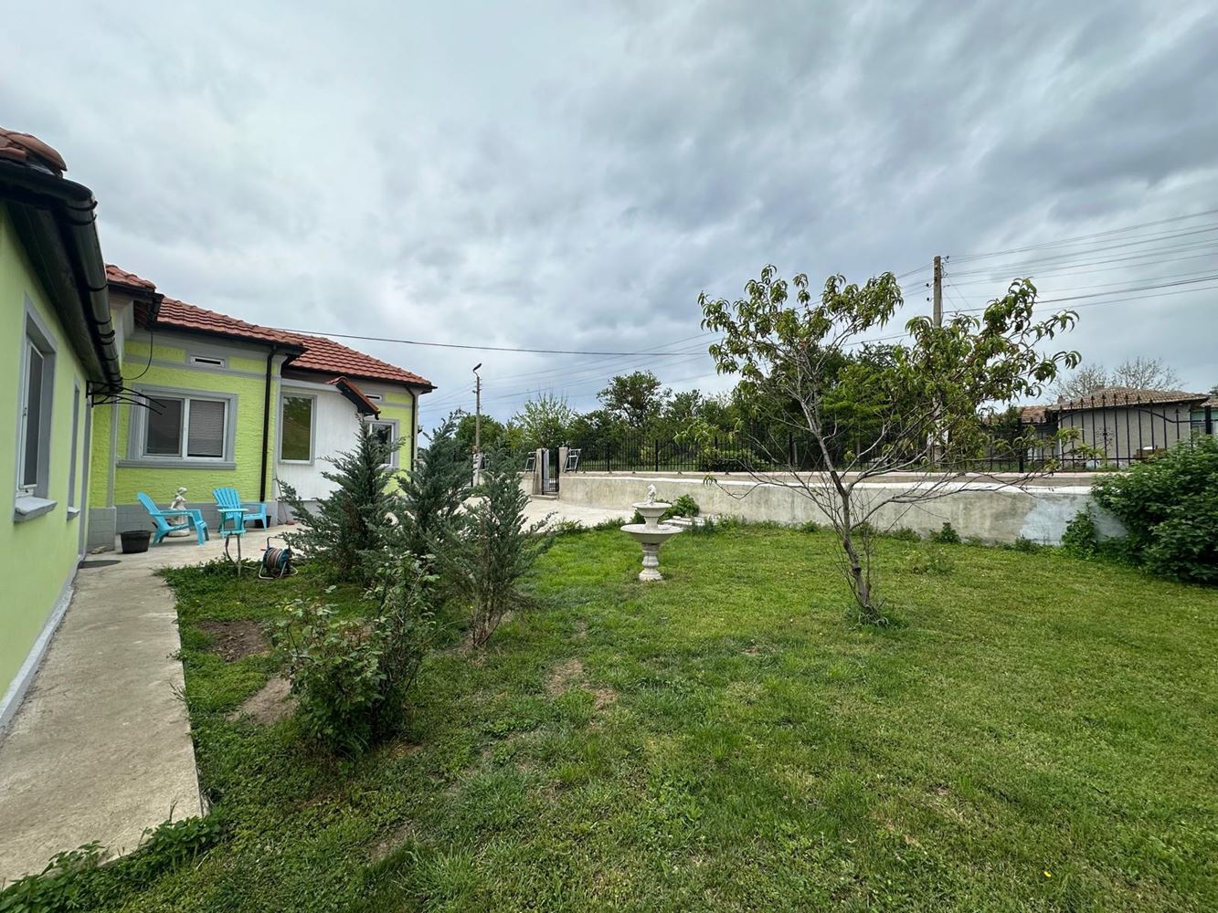 Komplett renoviertes Haus mit großem Grundstück und perfekten Bedingungen für ganzjähriges Wohnen