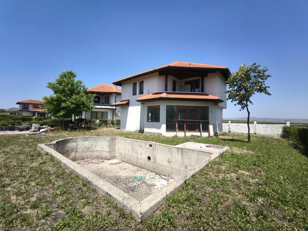Haus mit privatem Pool und großem Grundstück im Raum Aheloy – Gemütlichkeit, Stil und Ruhe in Meeresnähe