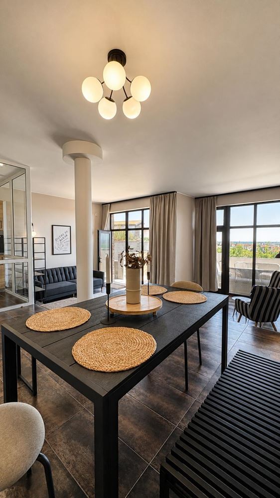 Luxuriöses zweistöckiges Haus mit Panoramablick auf das Meer oberhalb von Sonnenstrand – großzügiger Raum, Ruhe und Leben am Meer