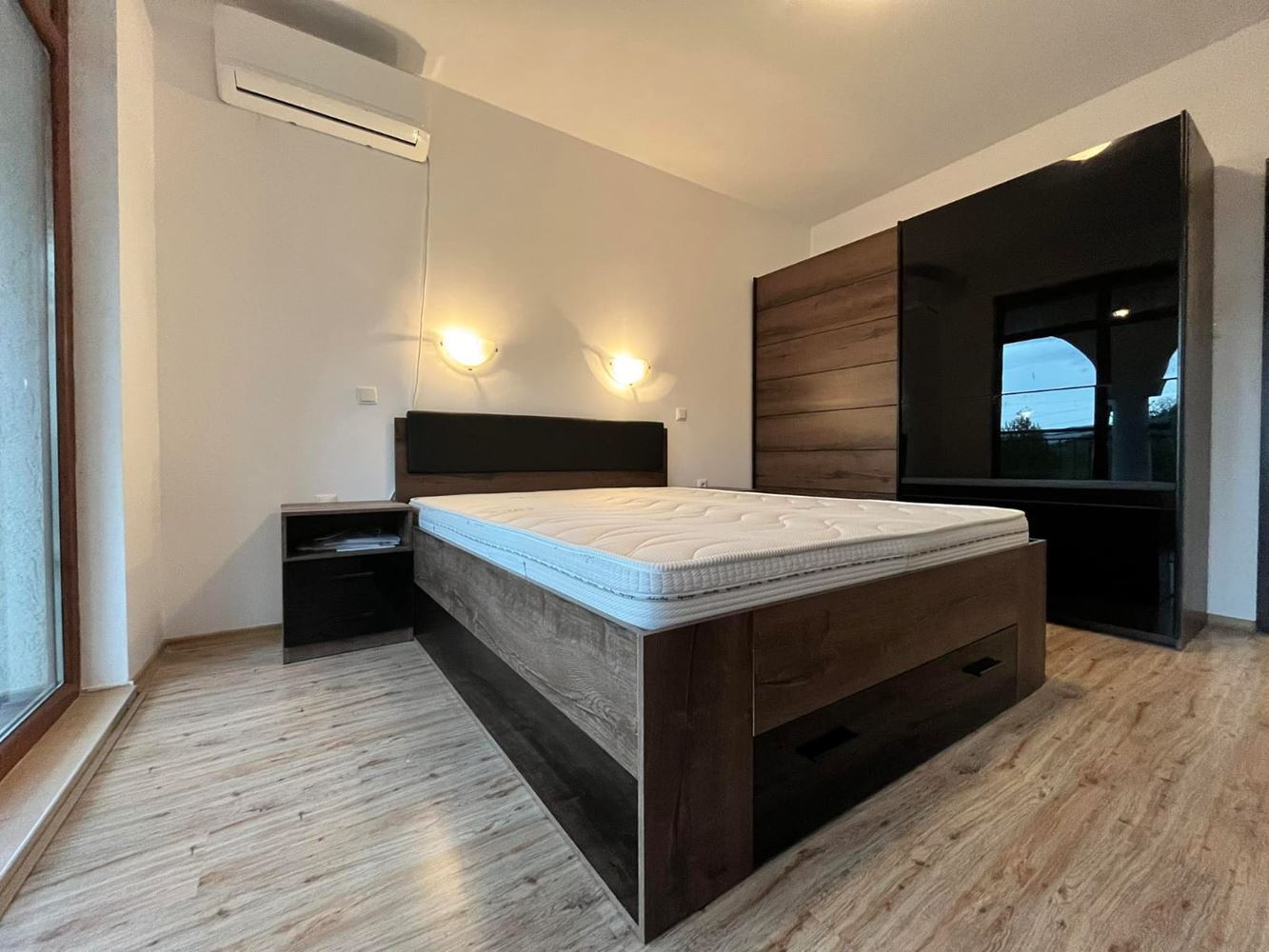 Zweistöckiges Einfamilienhaus im Dorf Goritsa – komplett renoviertes Zuhause mit Garten und wunderschöner Veranda