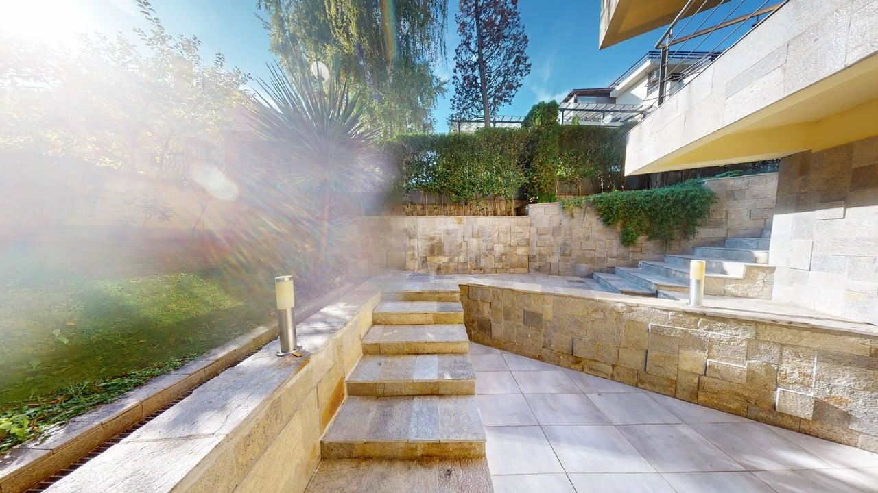 Panoramahaus auf vier Etagen mit 8 Schlafzimmern und Meerblick im Ferienort Sonnenstrand – ohne Wartungsgebühr