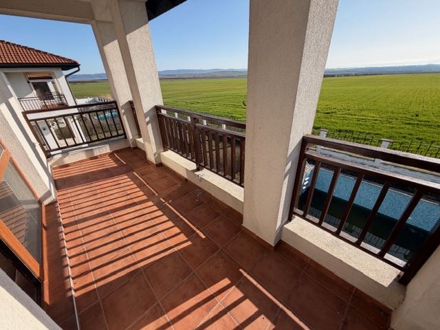 Luxuriöses zweistöckiges Haus mit Meerblick in Aheloy