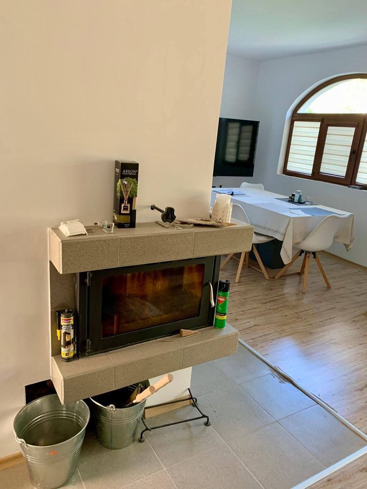 Zweistöckiges Einfamilienhaus im Dorf Goritsa – komplett renoviertes Zuhause mit Garten und wunderschöner Veranda