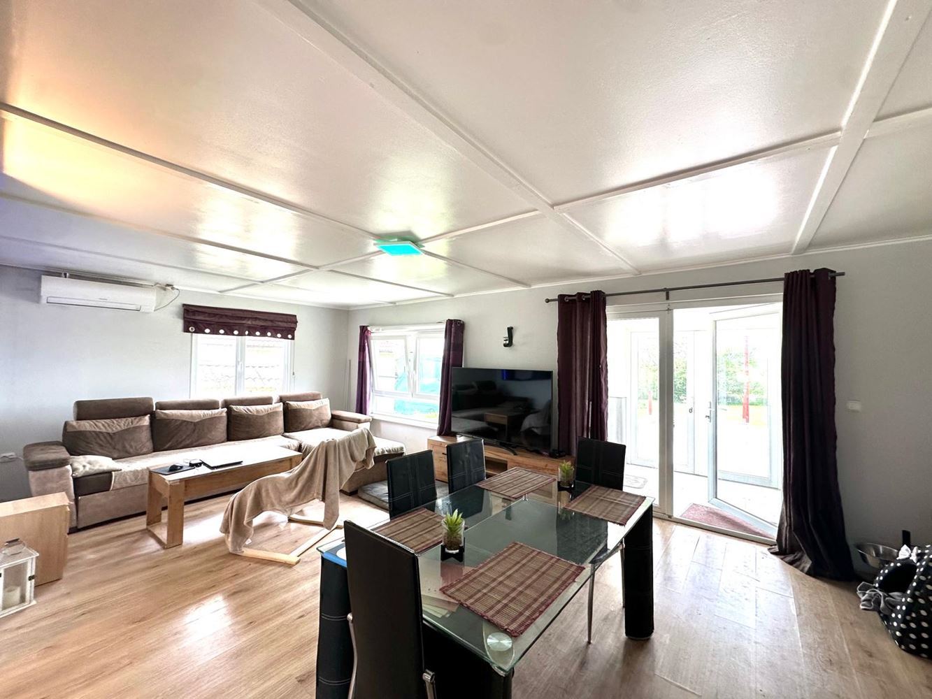 Komplett renoviertes Haus mit großem Grundstück und perfekten Bedingungen für ganzjähriges Wohnen