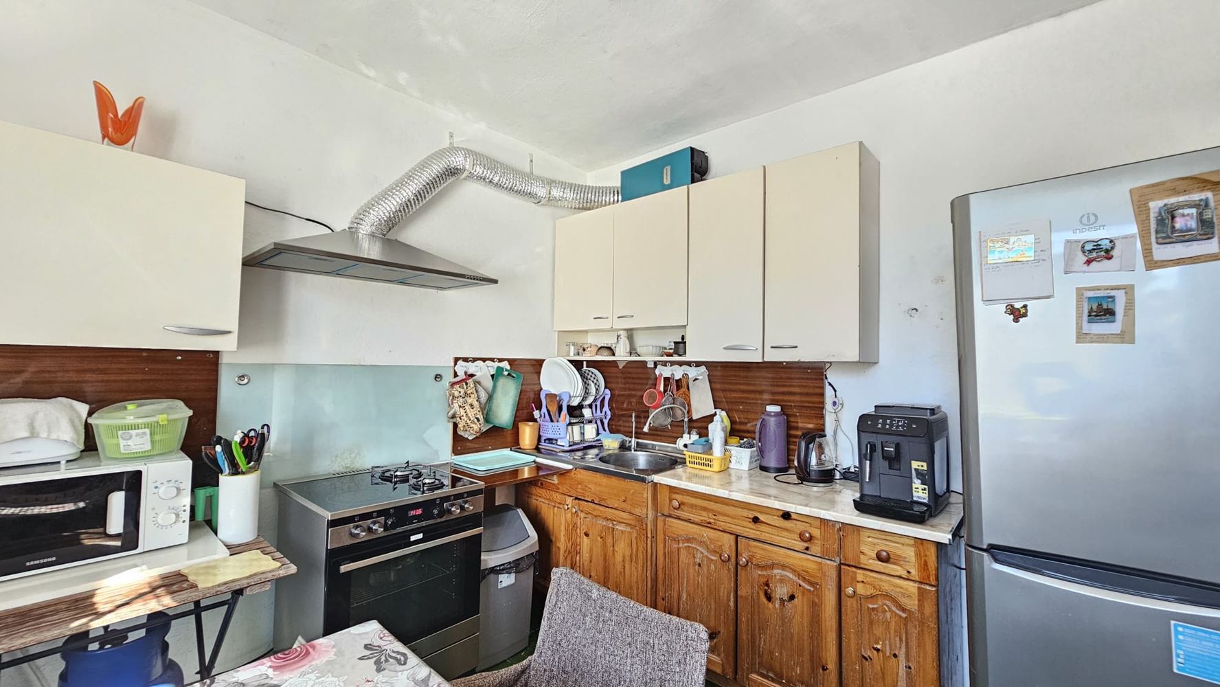 Ausgezeichnetes einstöckiges Haus mit Pool und großem Grundstück im Dorf Dyulevo