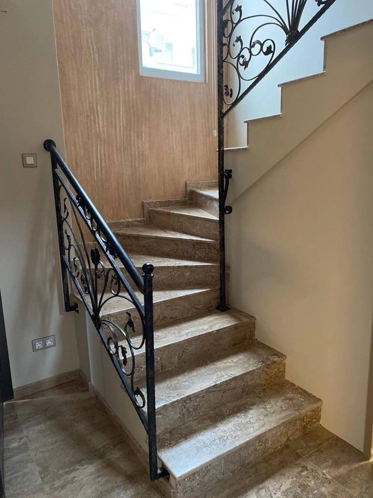 Modernes Haus im Zentrum von Ravda – luxuriöses bezugsfertiges Zuhause mit ausgezeichneter Lage und eigenem Grundstück