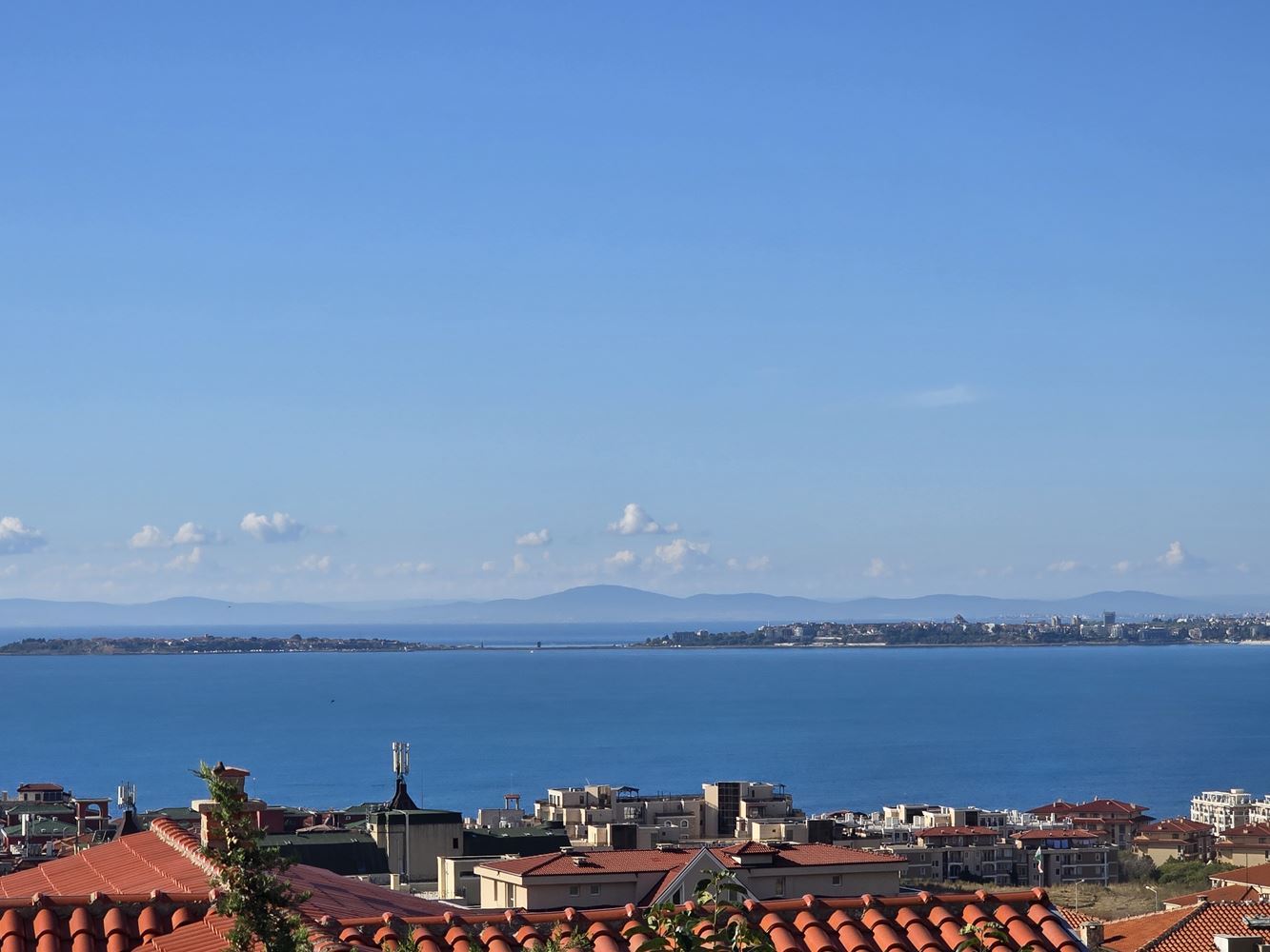 Freistehendes Haus mit Panoramablick auf das Meer und eigenem Garten in Sveti Vlas