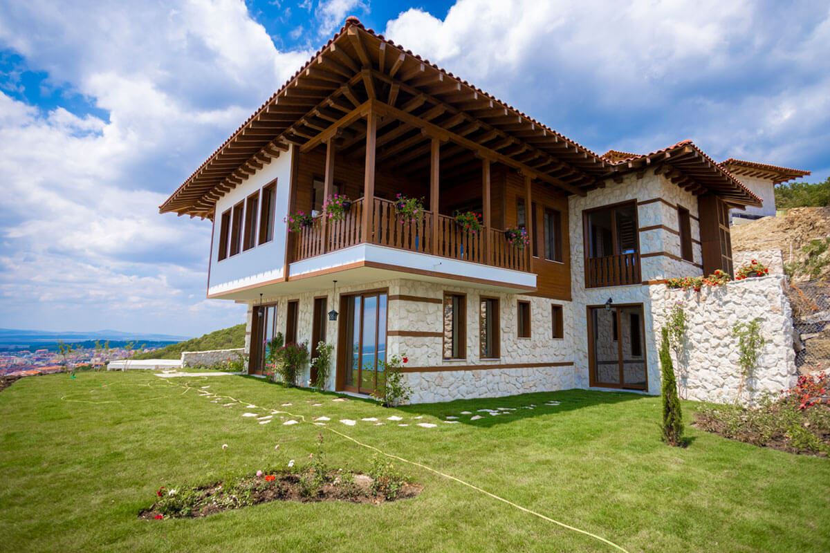 Neues Doppelhaus mit drei Schlafzimmern in Sveti Vlas – Meerblick, Natur und eine exklusive Wohnanlage