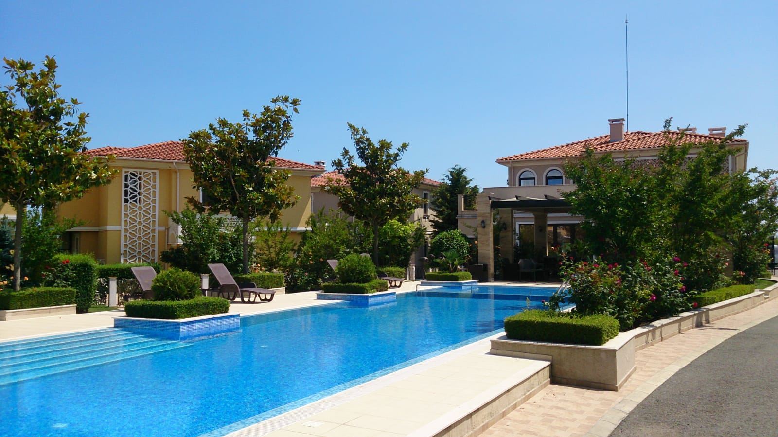 Luxuriöses zweistöckiges Haus in einer prestigeträchtigen Anlage in Pomorie