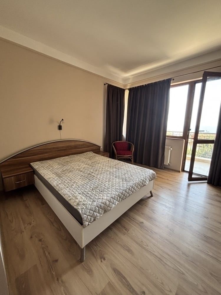 Freistehendes Haus mit Panoramablick auf das Meer und eigenem Garten in Sveti Vlas