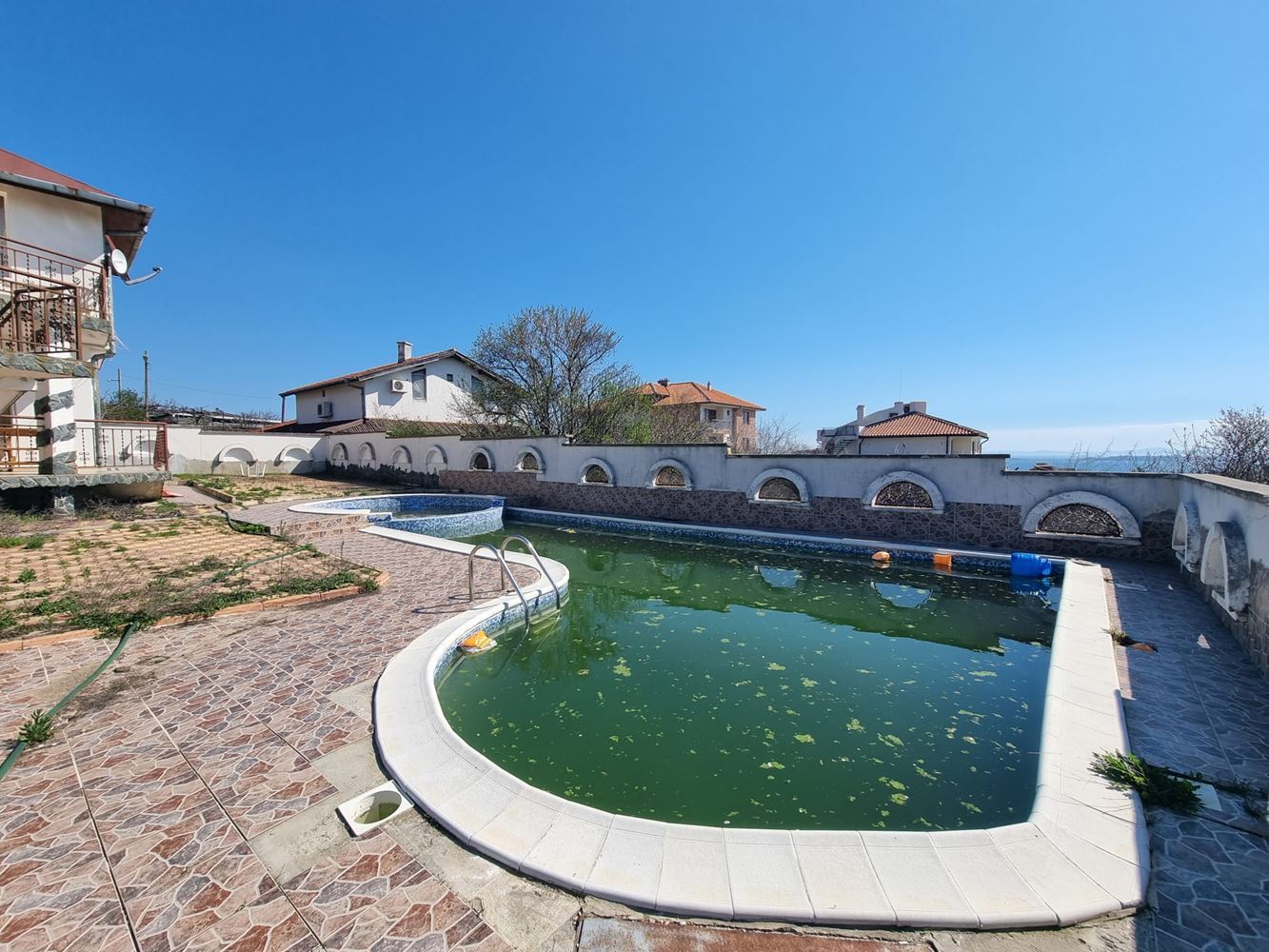 Luxuriöses Haus mit Pool und Meerblick in Sveti Vlas – nur 1 km vom Strand entfernt