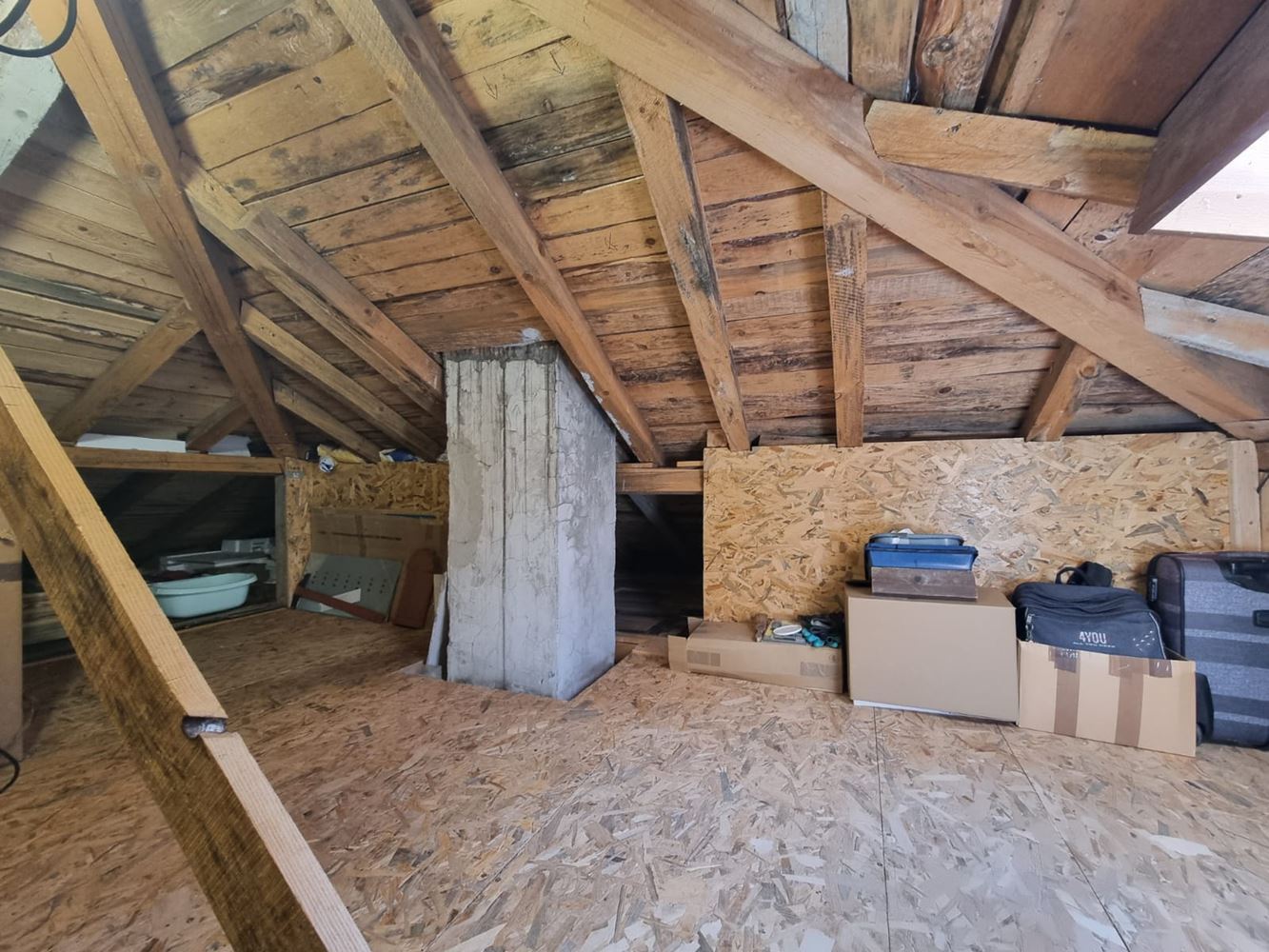 Wunderschönes zweistöckiges Haus mit Garten, Garage und moderner Heizung in Kosharitsa