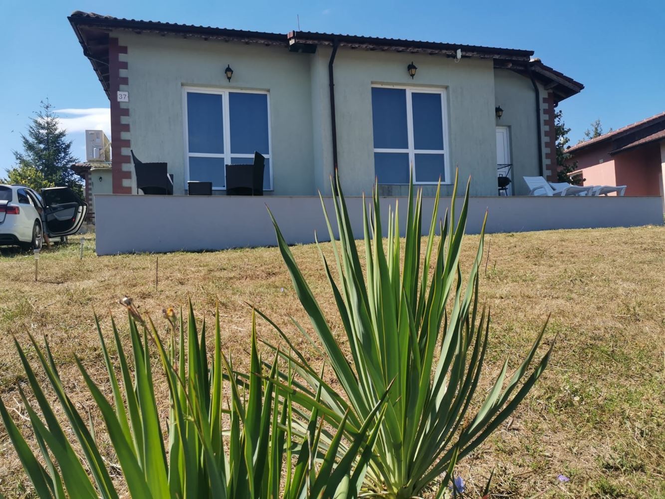 Geräumiges Einfamilienhaus mit Panoramablick in einem Öko-Komplex im Balkan-Gebirge