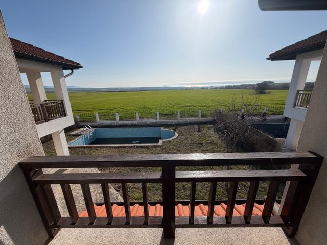 Luxuriöses zweistöckiges Haus mit Meerblick in Aheloy