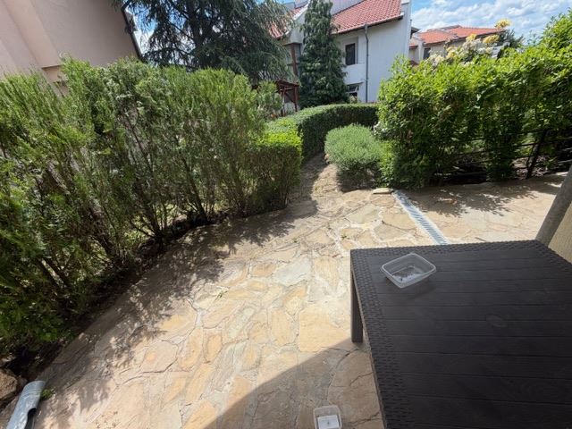 Zweigeschossiges Haus in einer modernen Anlage nahe Sonnenstrand – Komfort, Ruhe und ausgezeichnetes Wohnumfeld