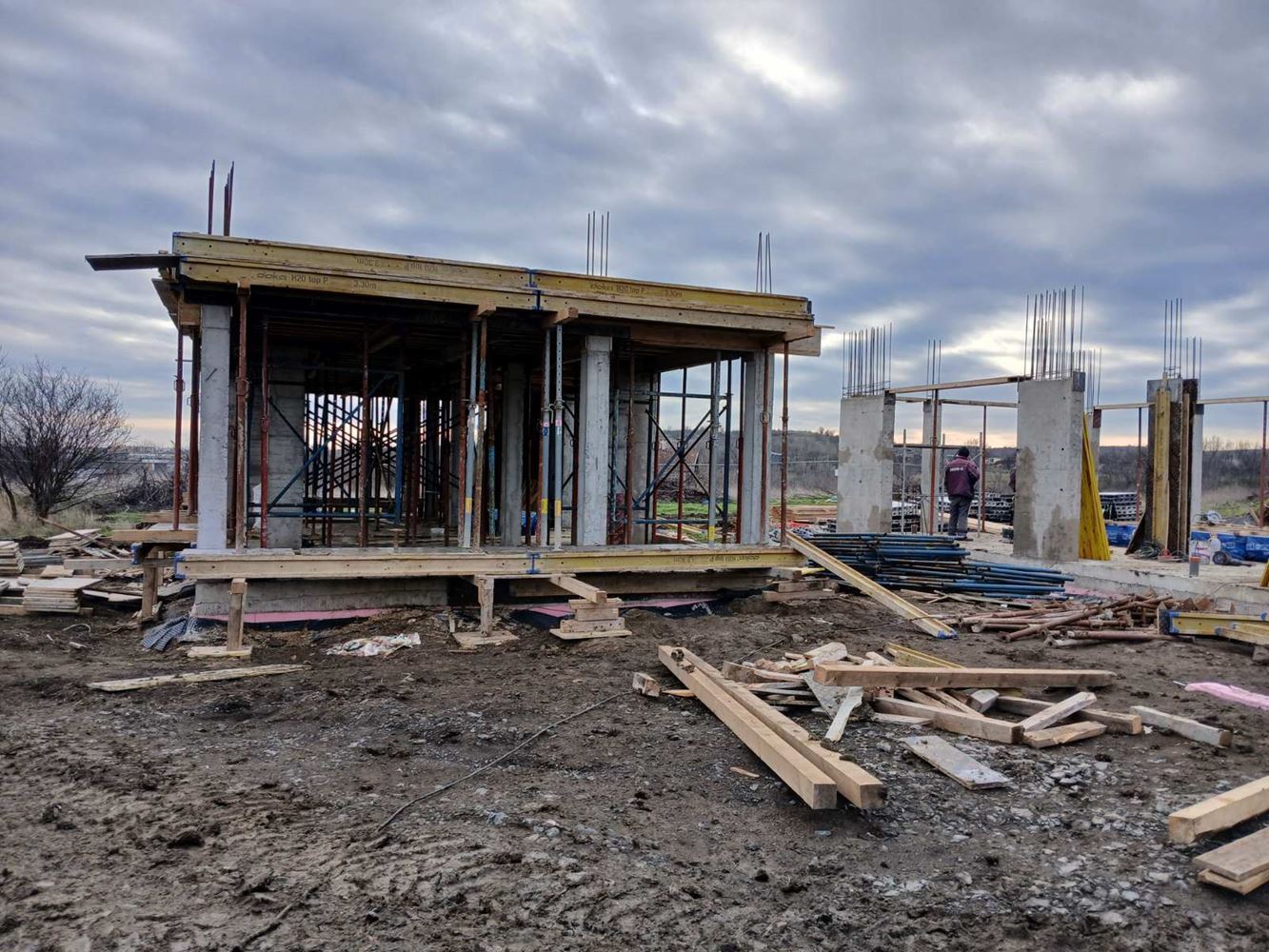 Modernes Haus mit fünf Zimmern und 400 m² Grundstück, drei Schlafzimmern und ohne Instandhaltungsgebühr in Vetren, Burgas