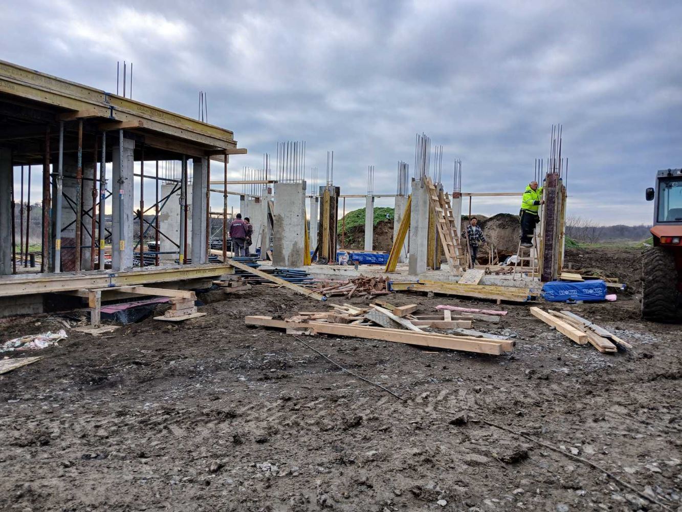 Modernes Haus mit fünf Zimmern und 400 m² Grundstück, drei Schlafzimmern und ohne Instandhaltungsgebühr in Vetren, Burgas