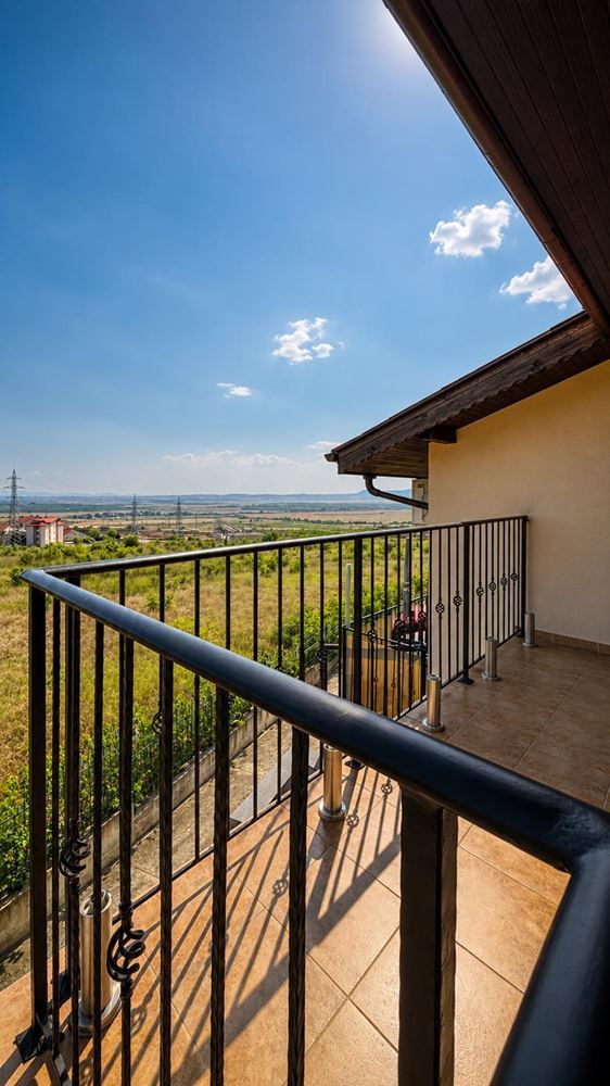 Luxuriöses zweistöckiges Haus mit Panoramablick auf das Meer oberhalb von Sonnenstrand – großzügiger Raum, Ruhe und Leben am Meer