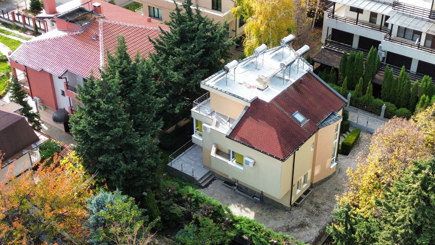 Panoramahaus auf vier Etagen mit 8 Schlafzimmern und Meerblick im Ferienort Sonnenstrand – ohne Wartungsgebühr
