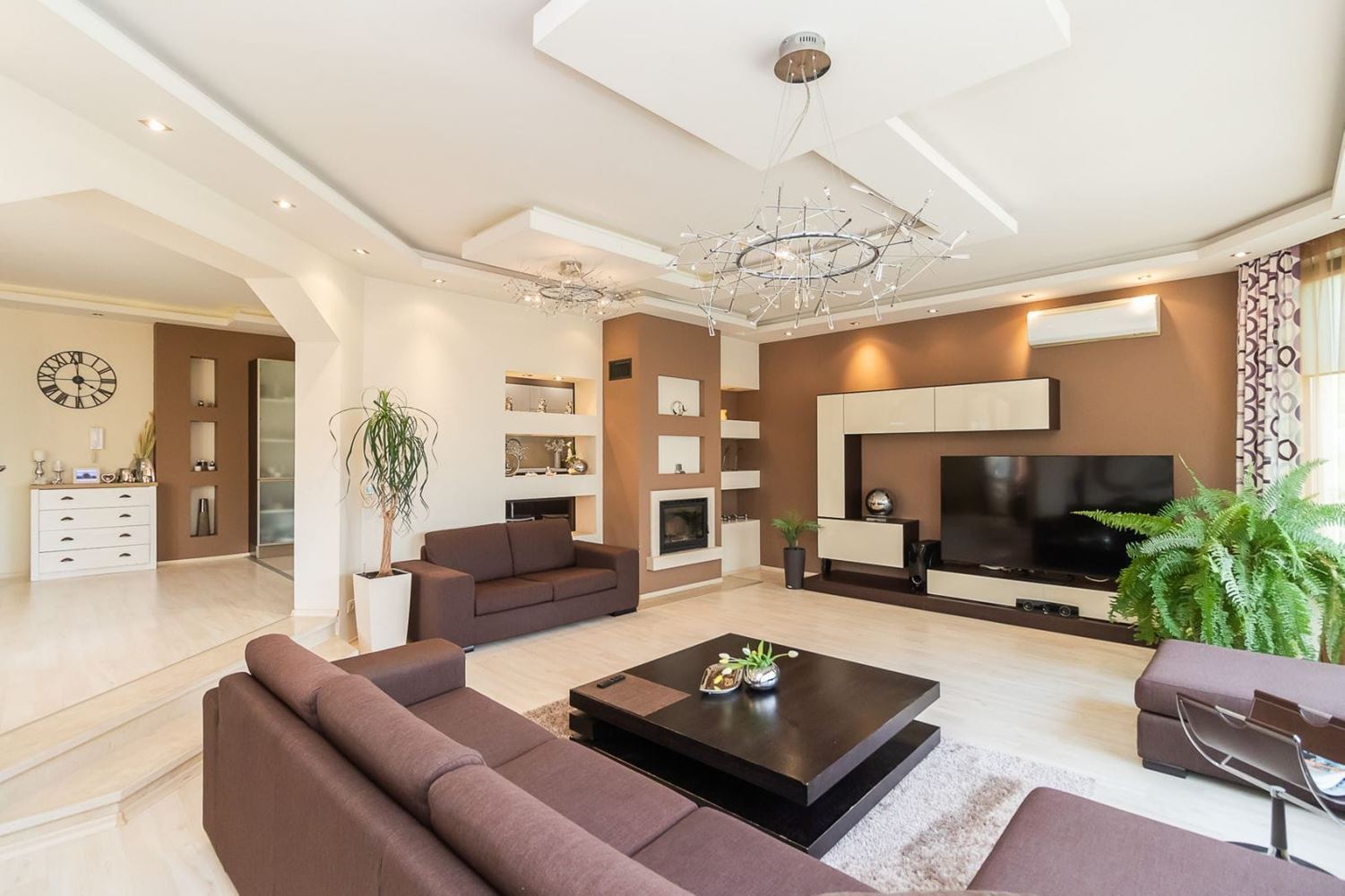 Luxuriöses Haus mit Swimmingpool, großzügigem Garten und beeindruckender Ausstattung in Varna