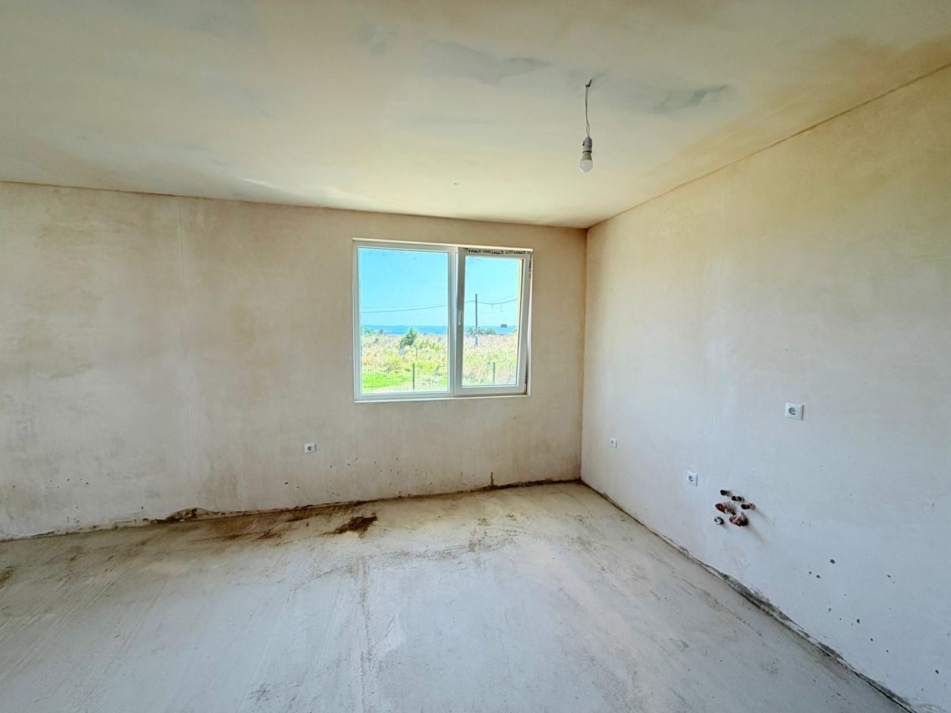 Freistehendes neues Haus mit Garten und Blick auf den Mandra-See – Dorf Cherni Vrah, 15 km von Burgas entfernt