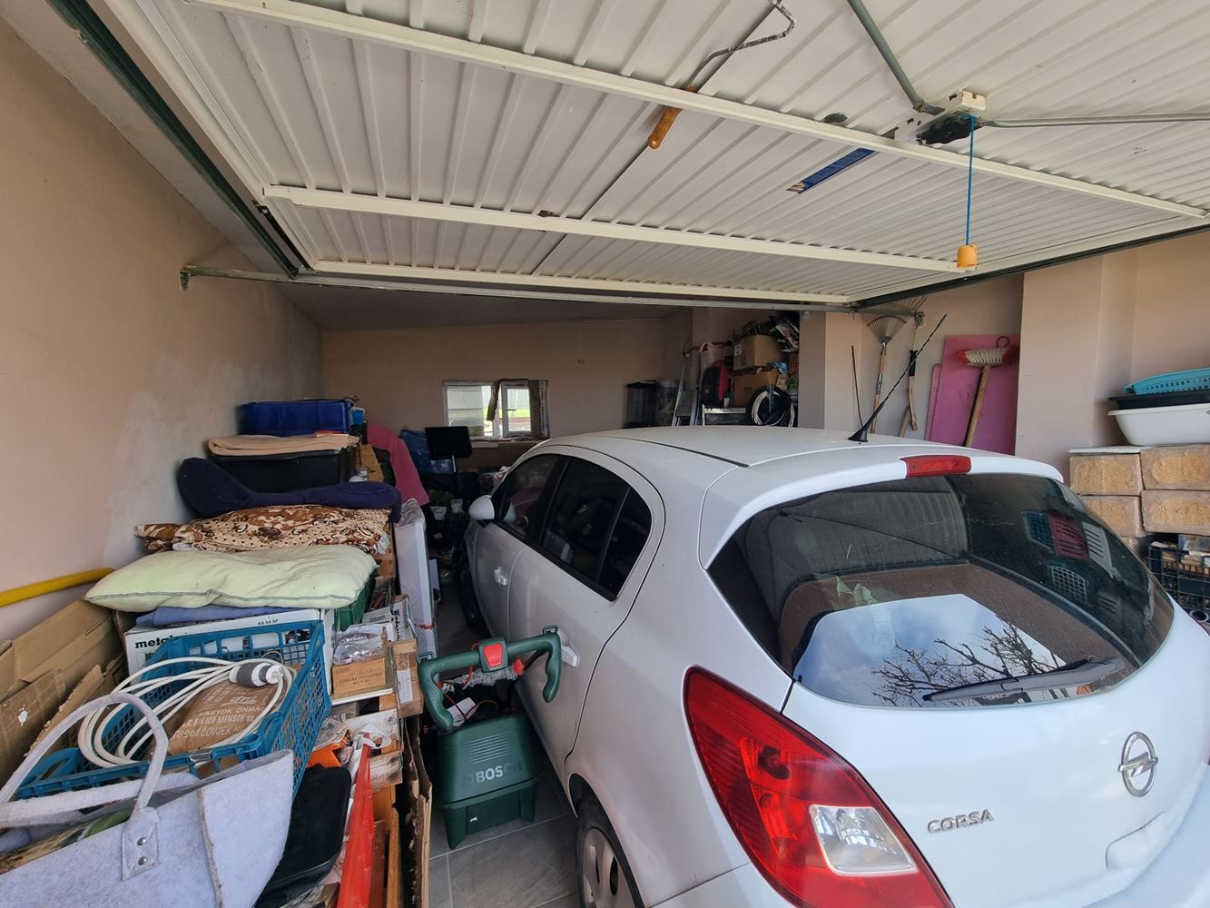 Wunderschönes zweistöckiges Haus mit Garten, Garage und moderner Heizung in Kosharitsa