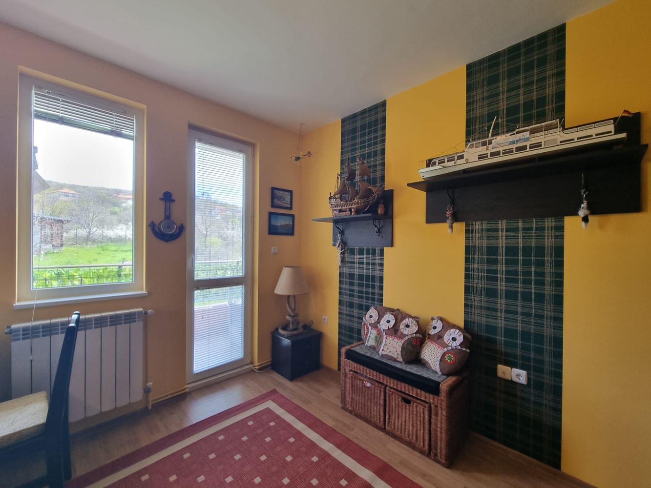 Wunderschönes zweistöckiges Haus mit Garten, Garage und moderner Heizung in Kosharitsa