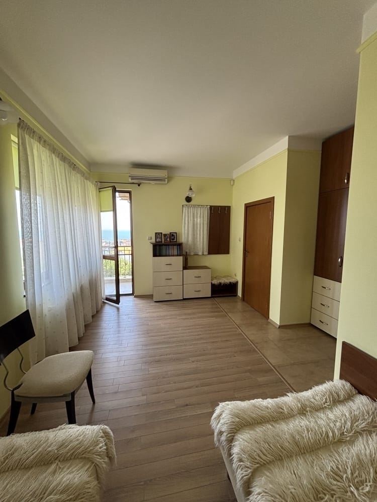 Freistehendes Haus mit Panoramablick auf das Meer und eigenem Garten in Sveti Vlas