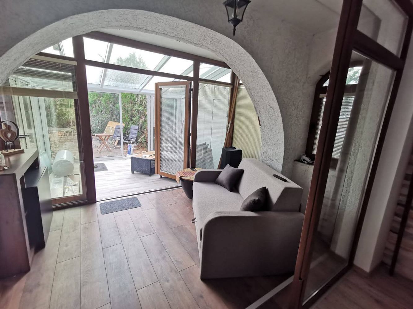 Zweistöckiges Einfamilienhaus im Dorf Goritsa – komplett renoviertes Zuhause mit Garten und wunderschöner Veranda