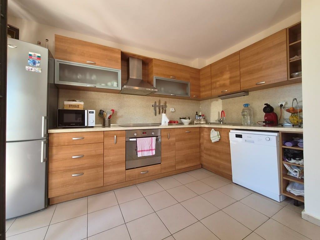 Geräumiges Townhouse in einer Boutique-Wohnanlage – vollständig möbliert, nahe am Meer und mit niedrigen Betriebskosten