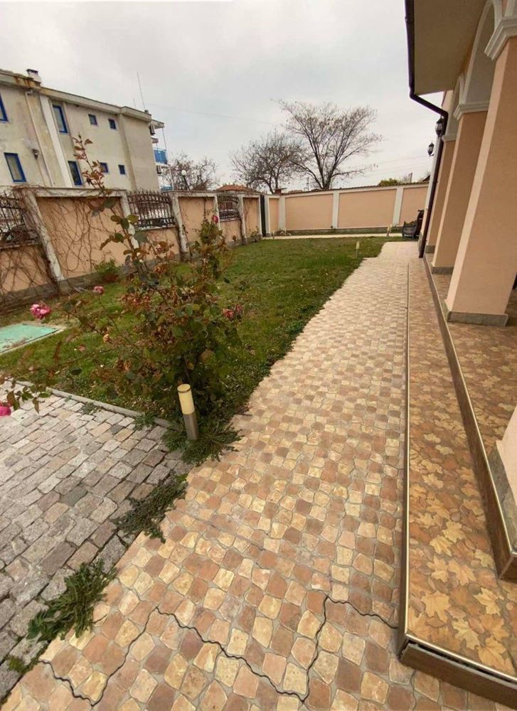 Modernes Haus im Zentrum von Ravda – luxuriöses bezugsfertiges Zuhause mit ausgezeichneter Lage und eigenem Grundstück