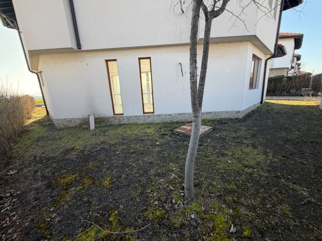 Luxuriöses zweistöckiges Haus mit Meerblick in Aheloy