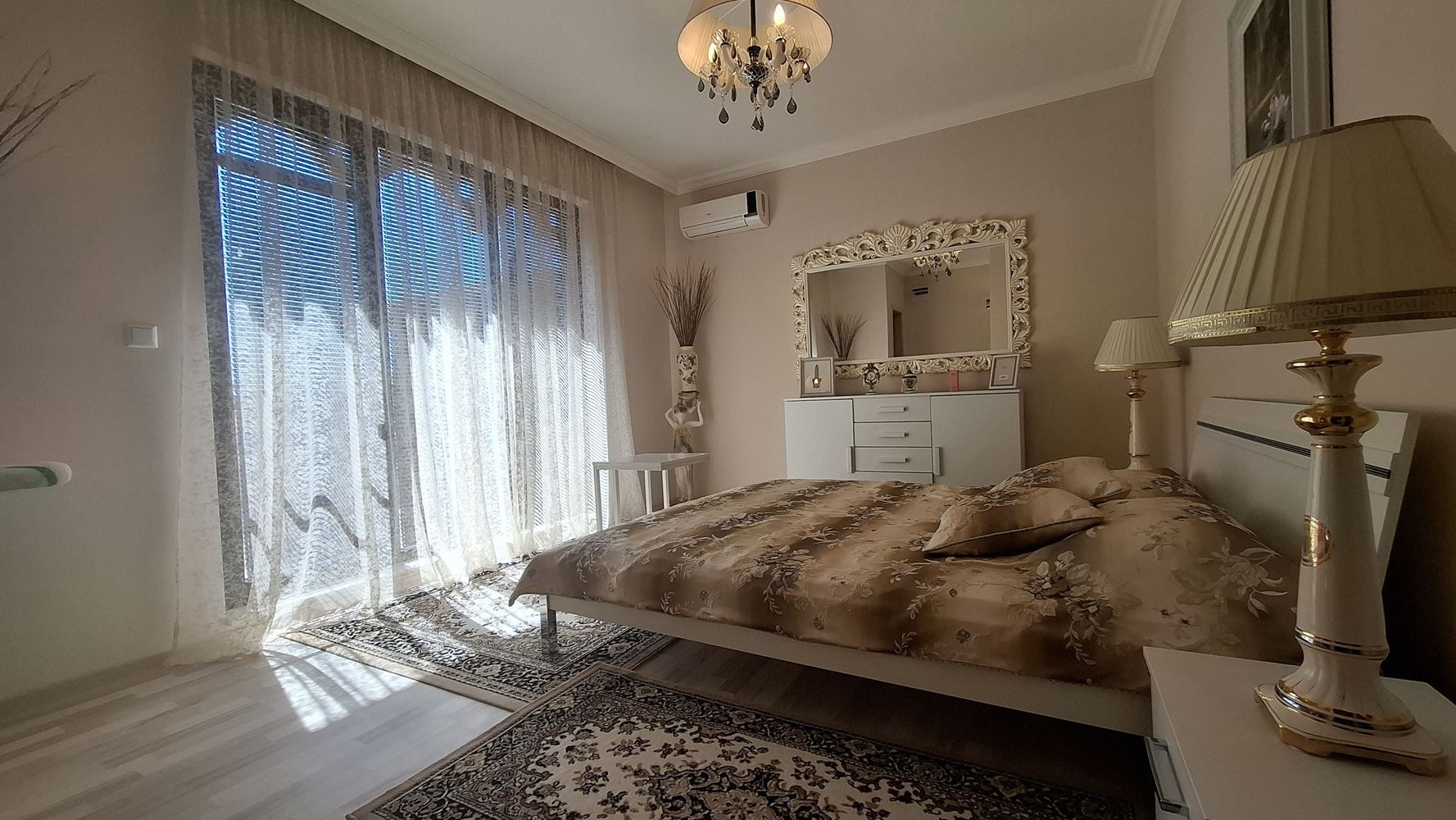 Luxuriöses zweistöckiges Haus in einer prestigeträchtigen Anlage in Pomorie