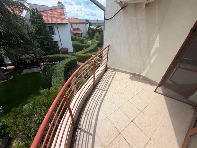 Zweigeschossiges Haus in einer modernen Anlage nahe Sonnenstrand – Komfort, Ruhe und ausgezeichnetes Wohnumfeld