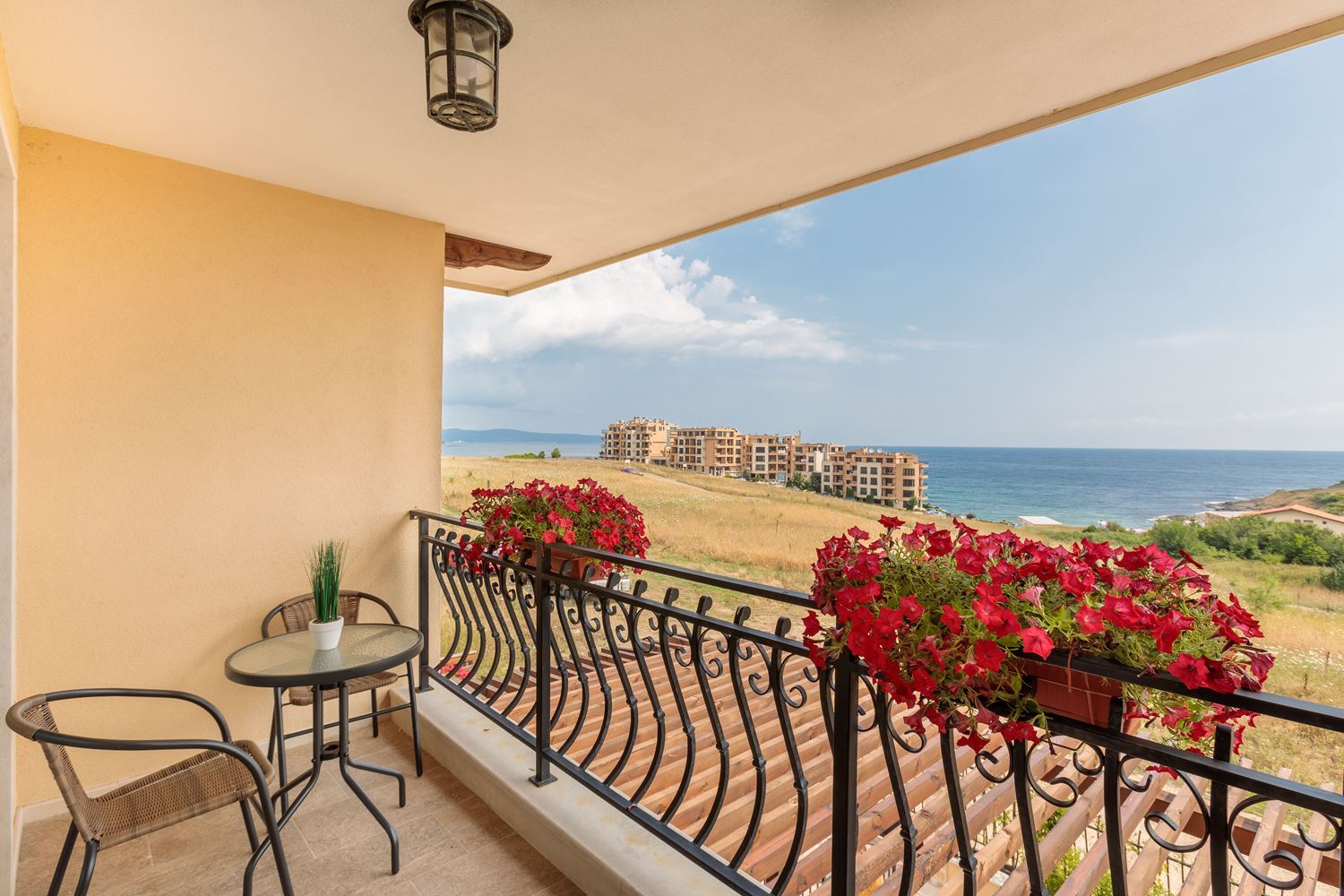 Prestige-Meereshäuschen mit Pool in Lozenets – Luxus, Ruhe und inspirierende Aussichten